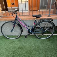 Bicicletta da donna sportiva