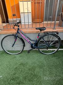 Bicicletta da donna sportiva