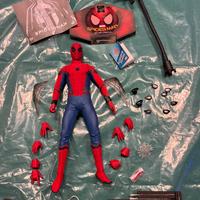 Hot Toys MMS426 Deluxe 1/6 Spider-Man Homecoming -