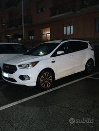 Auto ford kuga - suv ST LINE - bassi consumi