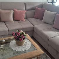 Divano grigio angolare