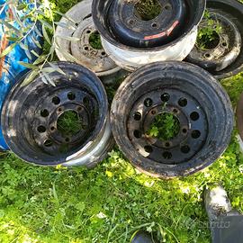 cerchi scampanati 10x16 Land rover