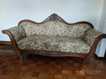 divano a barca in stile Luigi Filippo 
