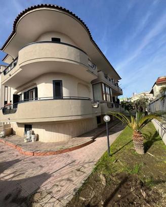 Appartamento di 120 m² con 4 locali a Napoli