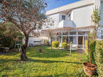 VILLASCHIERA TRICAMERE CON GIARDINO E TAVERNA!