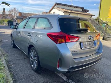 Toyota Auris Touring Sports 1.8 Hybrid Lounge