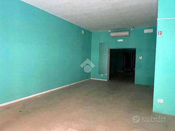 NEGOZIO A SESTRI LEVANTE