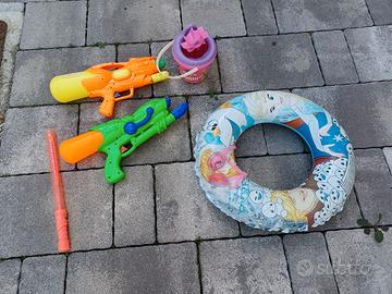 giochi per mare e piscina 