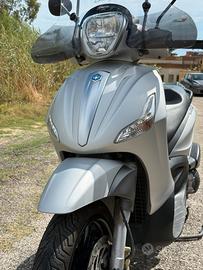 Piaggio Beverly 300 Sport