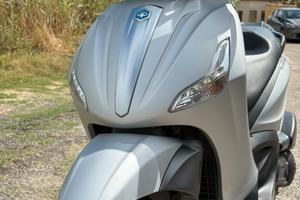 Piaggio Beverly 300 Sport