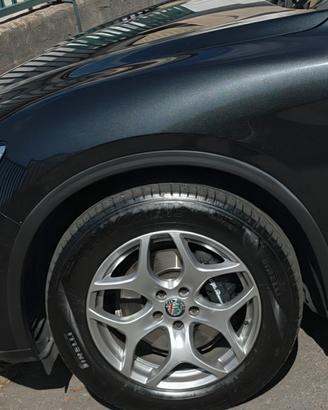 4 Cerchi in lega da 18 piu gomme Alfa Romeo 
