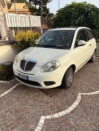 Lancia ypsilon elefantino