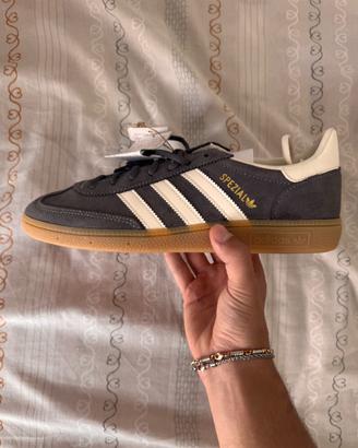 adidas spezial