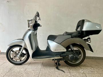 Scarabeo Aprilia 200