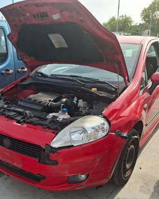 FIAT GRANDE PUNTO per ricambi usati