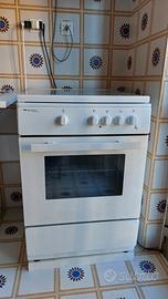 Cucina a gas 4 fuochi con forno