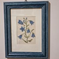 Quadretto con fiori ricamati 