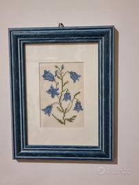 Quadretto con fiori ricamati 