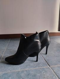 Stivaletti neri tacco a spillo - NUOVI