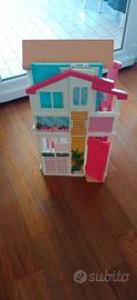 Casa di Barbie di Malibu con accessori + 2 barbie