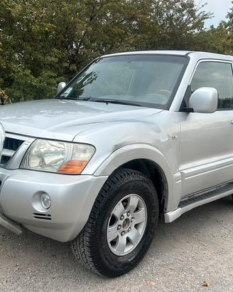 Mitsubishi Pajero 3.2 di-d 3p automatico
