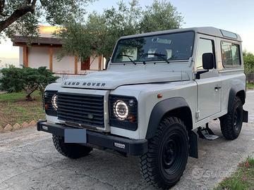 •LAND ROVER DEFENDER 90 TD4 SW “SE” 2400 cc 122cv