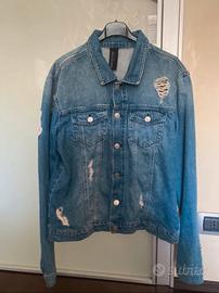 Giacca in denim con strappi