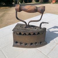 Ferro da stiro antico da collezione