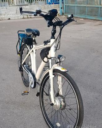 Bici pedalata assistita elettrica ATALA