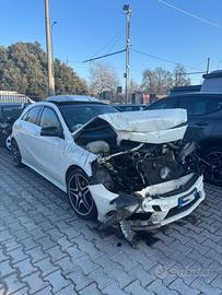 Mercedes Classe A W176 A200 2014 INCIDENTATA
