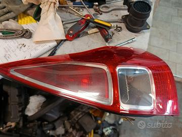 STOP POSTERIORE DX COMPLETO DI PLACCHETTA PORTA LA