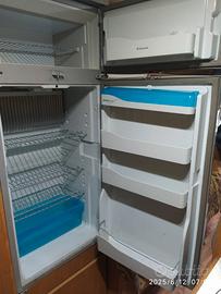 Frigorifero Dometic Trivalente RM7605 - 142 litri