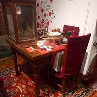 TAVOLO QUADRATO  IN STILE CON SEDIE