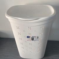 Porta biancheria bianco in plastica belli e forti