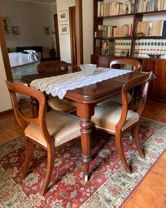 Antiquariato. Tavolo da pranzo Inghilterra  '800
