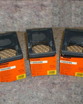 MATERIALE ELETTRICO - TORRETTE A PAVIENTO