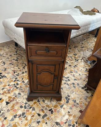 mobiletto in legno