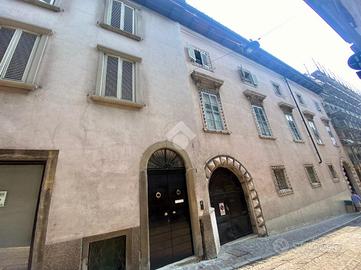MONOLOCALE A BERGAMO