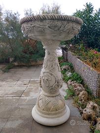 Fioriera, fontana o abbeveratoio per uccellini