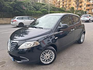 lancia ypsilon 1.3 mjt Platino 90cv 126000km 