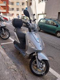 motoscooter piaggio fly 125