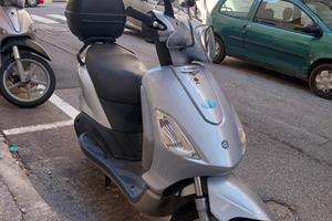 motoscooter piaggio fly 125