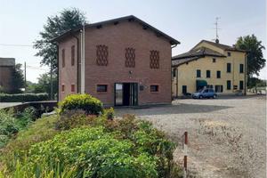 Immobile di 800 m² con più di 5 locali a Spilamber