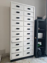 schedario antico  in legno