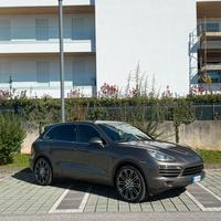 Porsche cayenne 2013