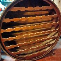Cantinetta in legno a forma di botte, 49 posti