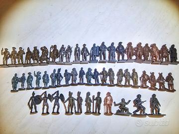 53 pz. Soldatini in metallo con vari pezzi rari