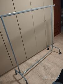 carrello porta abbigliamento 