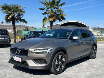 Volvo V60 Cross Country b4 AWD Geartronic Pro