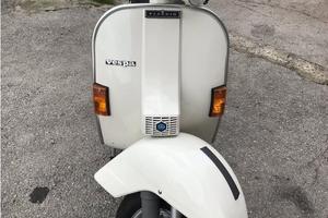 Vespa 125 px del 1982 totalmente ristrutturata